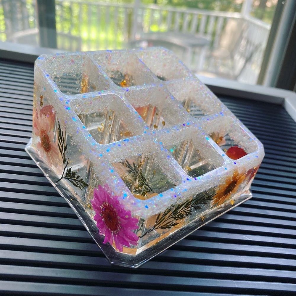 Flower resin lipstick holder